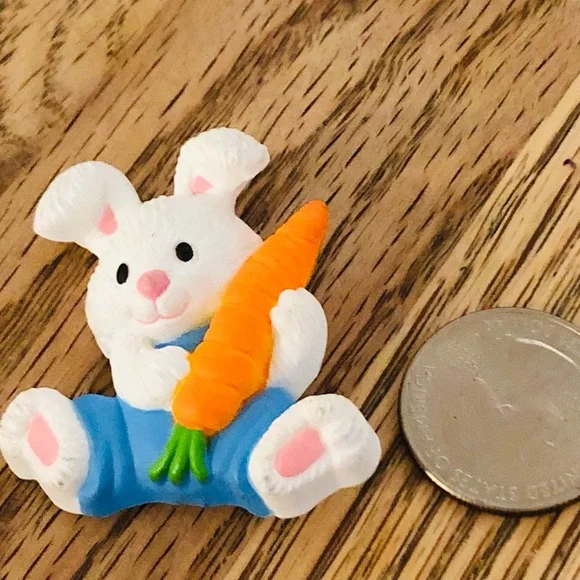 Vintage Brooch - Gibson Rabbit & Carrot Pin, 1993 - Picture 7 of 8